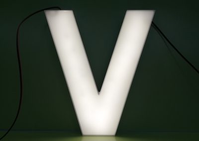 Produzione insegne luminose personalizzate Treviso