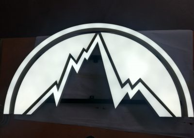 Produzione insegne luminose personalizzate Treviso